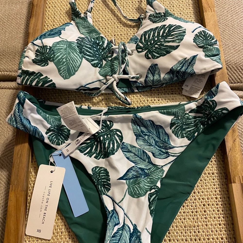 Cupshe women’s size XS Leaf Print Bikini Set